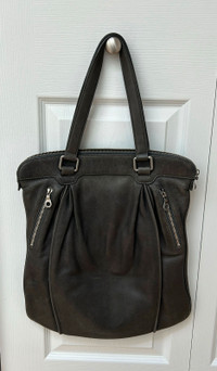 Large purse / Grand sac à main en cuire
