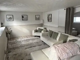 BEAVERBANK LARGE FAMILY HOME 4-5 BDRMS , 2 BATHS