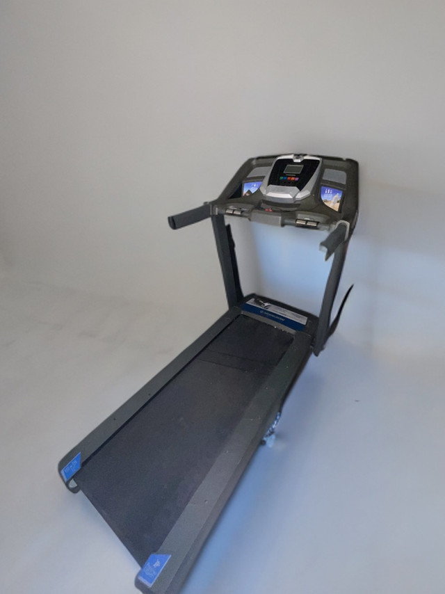 Horizon Treadmill  in Exercise Equipment in City of Toronto - Image 2