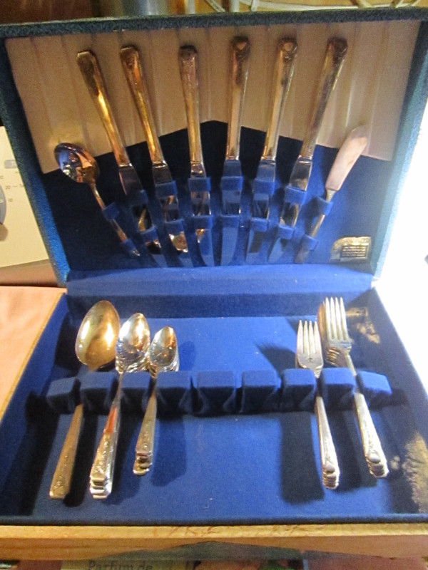 MILADY silverware set, Service for 6 in Arts & Collectibles in Portage la Prairie - Image 2