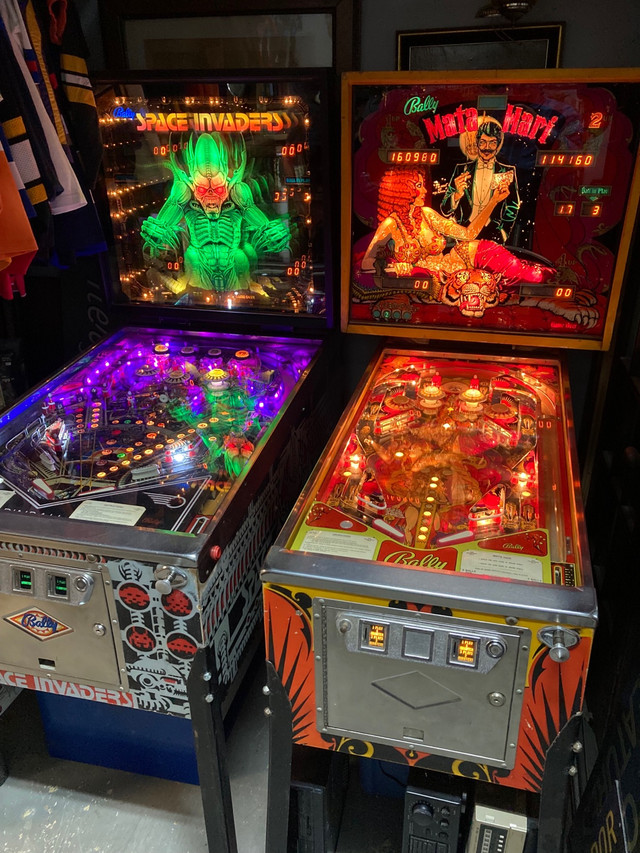 Pinball machines space invaders Mata Hari bally arcade Toys & Games