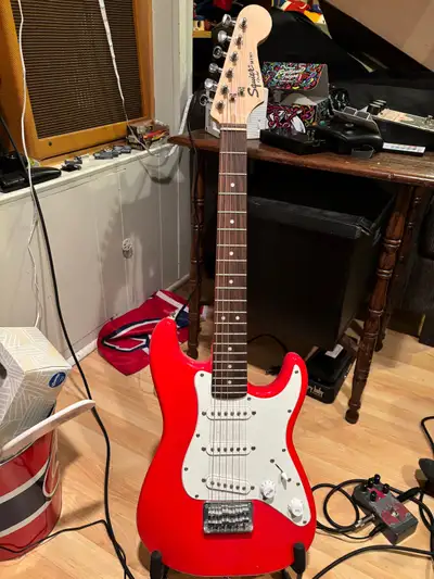 Fender Squire mini strat, View more