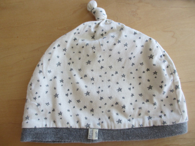 Chapeau pour bébés marque souris mini (presque neuf) (SM9) dans Vêtements - 12 à 18 mois  à Ville de Montréal - Image 2
