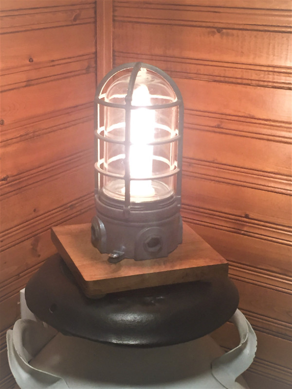Très Belle Lampe de Bureau de Style Industriel Antique dans Éclairage intérieur et plafonniers  à Granby - Image 2