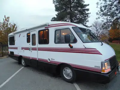 1990 model XMC XPLORER 25 Extremely Rare Motorhome!!! 25' long Manufactured by Frank Industries Prod...