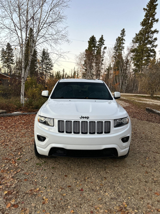 Jeep Grand Cherokee Altitude  in Cars & Trucks in Saskatoon - Image 2