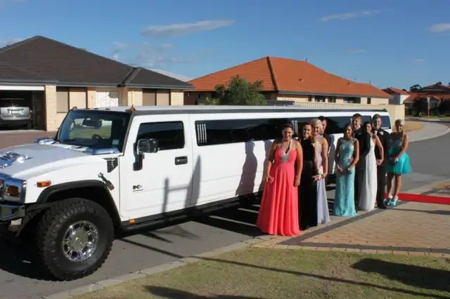 SUV LIMO LIMOUSINE-CLUB CONCERT DINNER WEDDING LIMOUSINE LIMO in Long Lost Relationships in City of Toronto - Image 5