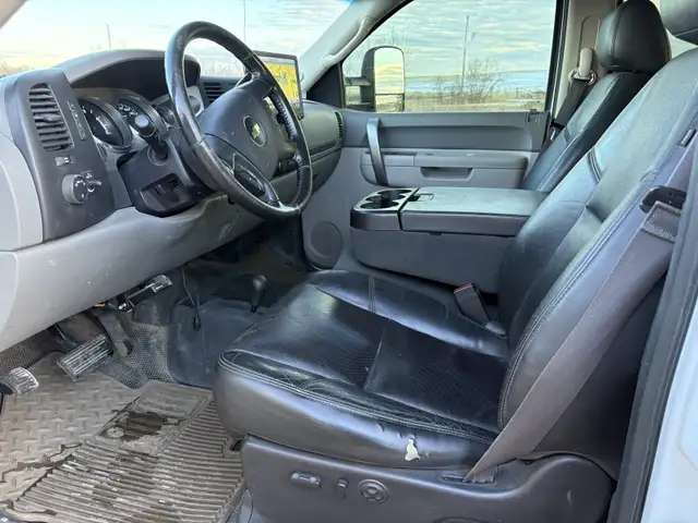 Silverado Duramax only 79,000 k in Cars & Trucks in Strathcona County - Image 7