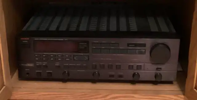 Vintage Luxman Stereo system in AS NEW condition in Stereo Systems & Home Theatre in Kingston - Image 3