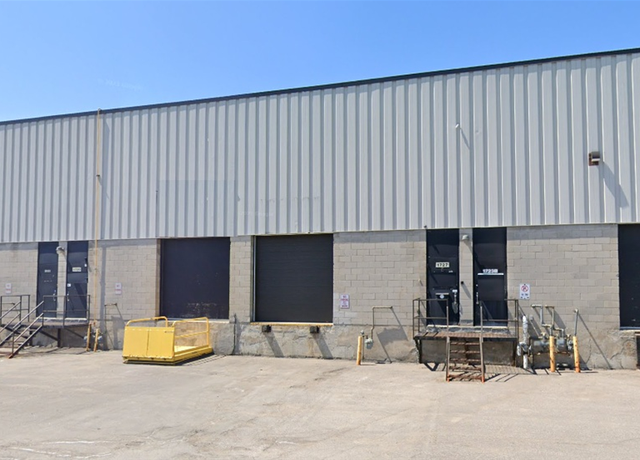 Central-East Industrial Space in Commercial & Office Space for Rent in Ottawa - Image 4