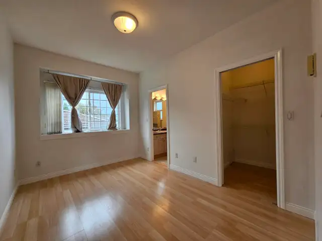 Vancouver 3 Bedrooms House Up for rent! Double Garage Included! in Long Term Rentals in Vancouver - Image 5