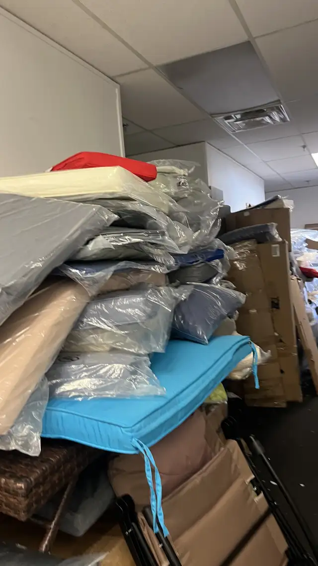 $1-$10, brand new outdoor cushions in Patio & Garden Furniture in Markham / York Region - Image 3
