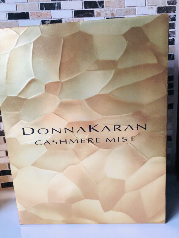 Perfume/Parfum Donna Karan Cashmere Mist EDT gift set *NEW* dans Santé et besoins spéciaux  à Ville de Montréal - Image 2
