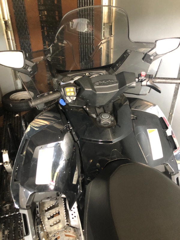 Skidoo Grand Touring snowmobiles and enclosed trailer Snowmobiles