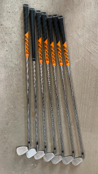 TaylorMade R7 Iron Set, Right Hand