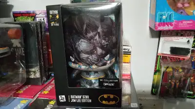 Toutou Batman Jim Lee Limited Edition DZNR Series 7" Plush Doll, View more