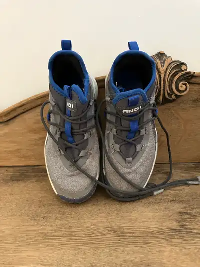Girls Toddler Airwalk Croc Like Shoes Size 5, View more