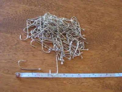 100 Hameçons à vendre 1/0, View more