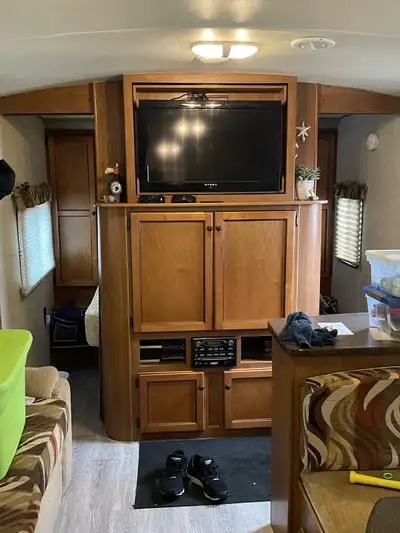 2011 Sunset Trail 30’ trailer with rear bunkhouse Was purchased from Fraserway in Bedford in June of...