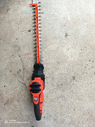 Black and Decker Hedge Trimmer, Voir plus