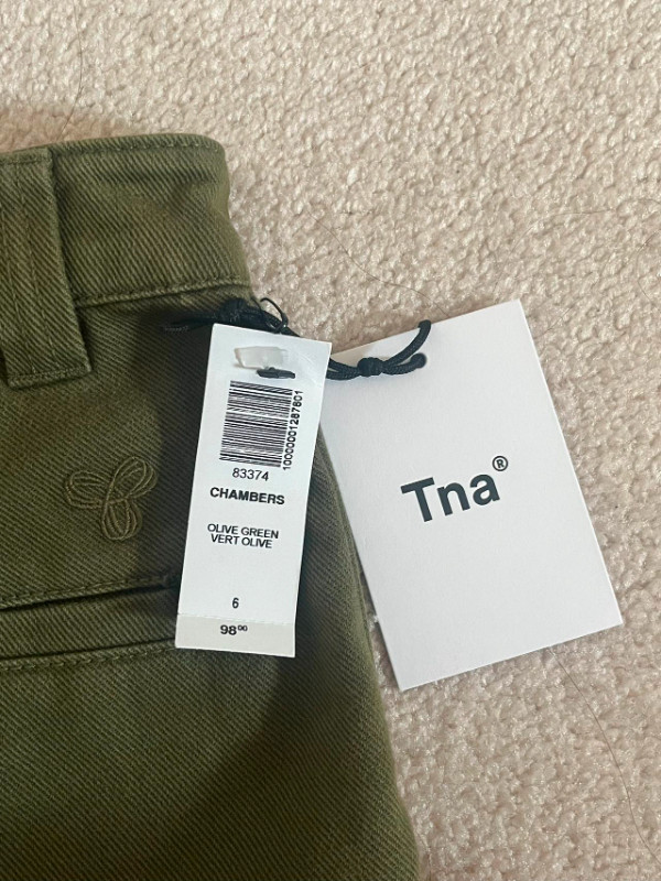 Aritzia TNA Chambers Cargo Pant (Olive Green) - Size 6 in Women's - Bottoms in Brantford - Image 3