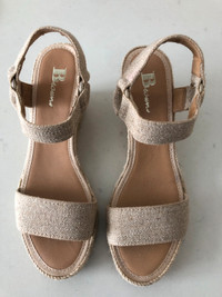 Ladies Beige Size 8 Hudson Wedge Sandals by Browns