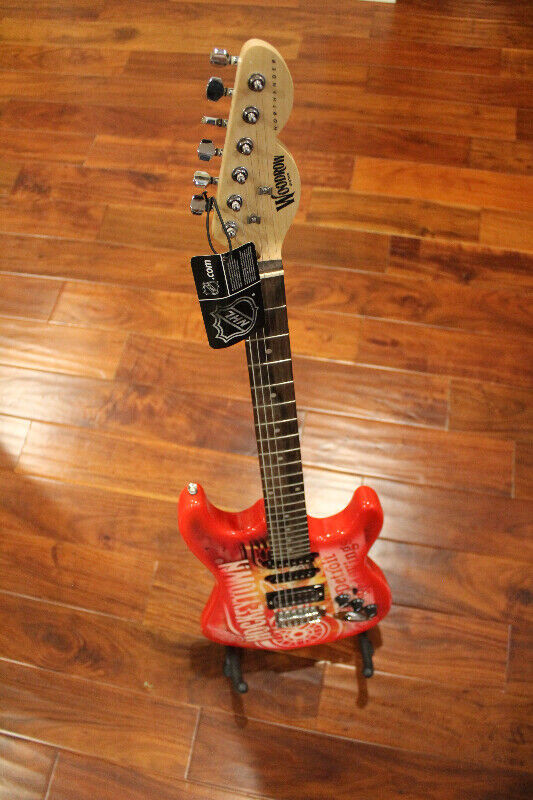 Detroit Red Wings Woodrow Northender Guitar #18/100 dans Art et objets de collection  à Chatham-Kent