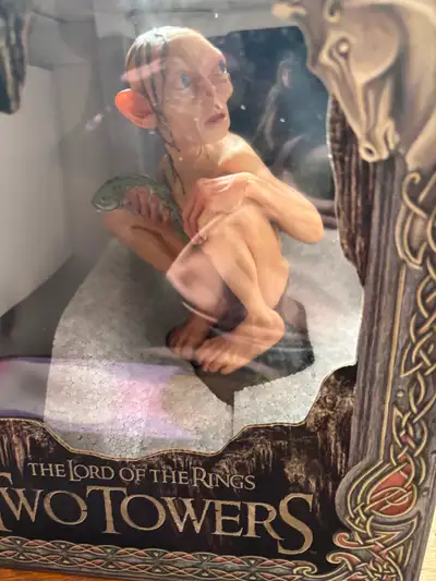 Figurine Gollum + collection DVD le seigneur des anneaux, View more