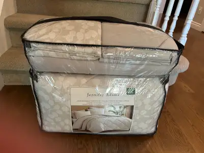 BRAND NEW 6 PIECE KING SZE COMFORTER SET (SEE LISTING), View more