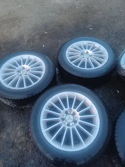 SELLING SET 4 OEM 10 MERCEDES GLK350 WHEELS 18 INCH OEM AMG RIMS DESCENT. NEED GOOD CLEANING , TIRES...