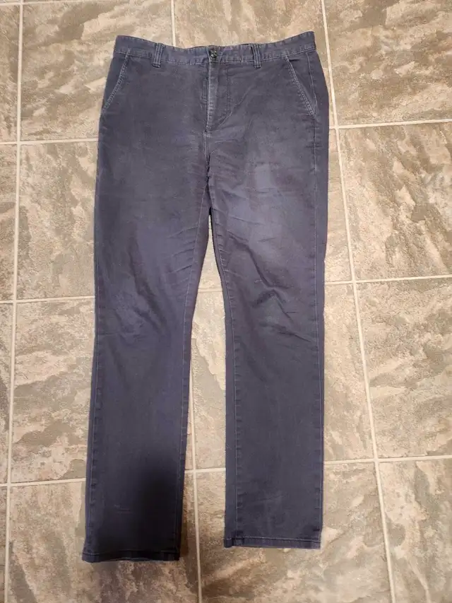 Mens 3 Pairs of Dress Pants in Men's in Cambridge - Image 4