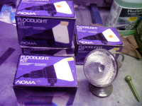 for sale 4 outdoor flood lights. like new $5