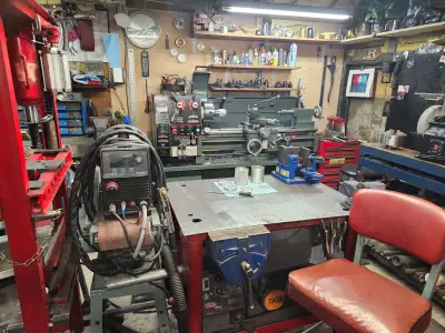 I have a hobby shop with a manual lathe and milling machine. Metric and imperial thread cutting, can...