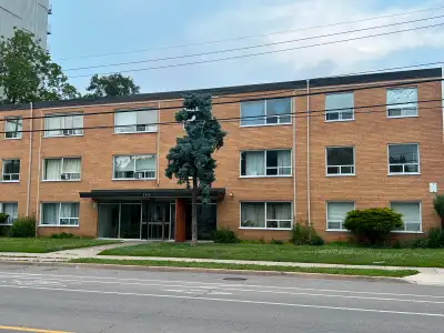 Large 2 bedroom apartment @ 365 Melvin Ave, Hamilton!!!