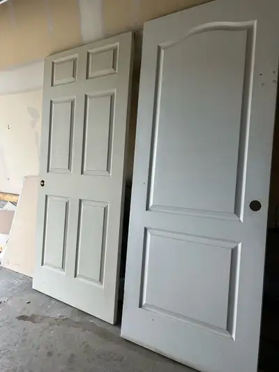 2 interior doors to offer for 40$ nothing . Size :36 ”x80”