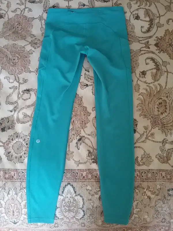 Lululemon Speed Up Tight 28" Full-On Luxtreme - Ice Cave/Teal in Women's - Bottoms in City of Toronto - Image 4