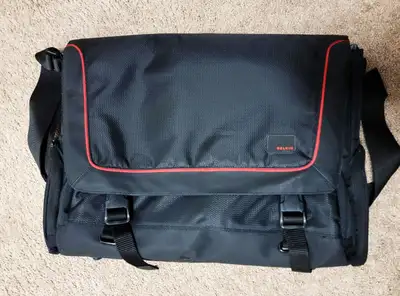 Belkin 17" laptop bag, View more