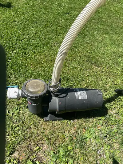 This Jacuzzi pool pump, model 1LRC-5-48-S1/B, is a dependable 1 HP unit perfect for maintaining your...