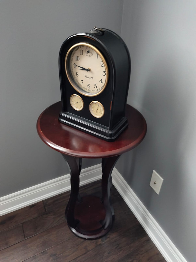 Antique clock  in Arts & Collectibles in St. Catharines