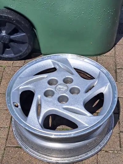 4 Jantes pour Eagle Talon. Très bon état.