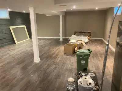 A spacious high ceiling 1130 sq ft basement bacheloer with soundproof ceiling from the upper level w...