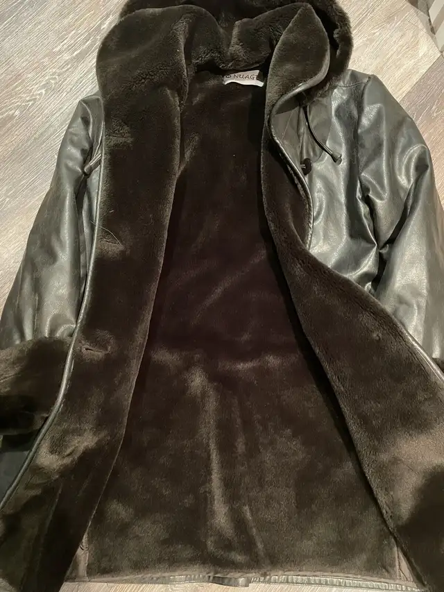 Women’s Formal Winter Jacket in Women's - Tops & Outerwear in Calgary - Image 3