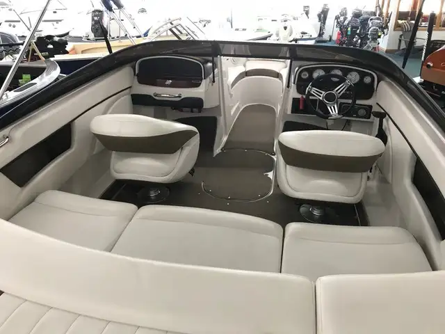 Fourwinns H200SS 2008 boat and trailer. in Powerboats & Motorboats in Peterborough - Image 3
