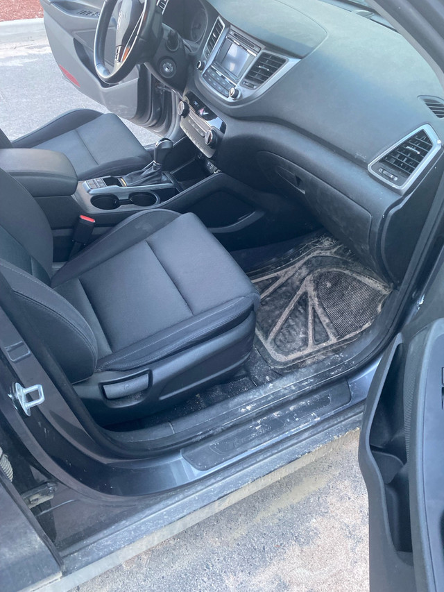 suv very clean in Cars & Trucks in Kenora