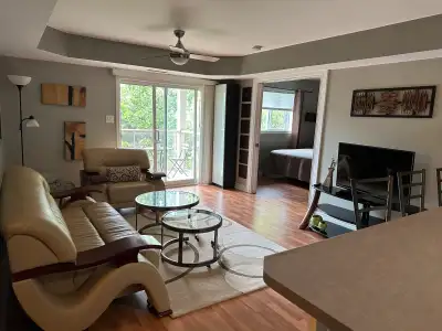Harbourview unit  for 2 Law students - 2 min walk from UofW