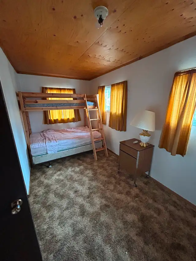 Lakefront Cabin in Fraser Lake in Houses for Sale in Vanderhoof - Image 8