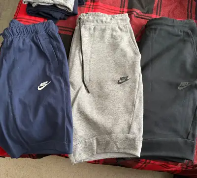 Nike Sportswear Club Shorts “Navy” / Size Medium, View more