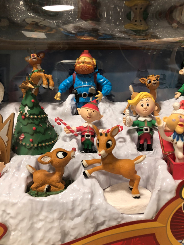 RUDOLPH THE RED NOSED REINDEER Ultimate Figurine Collection in Arts & Collectibles in Oakville / Halton Region - Image 4