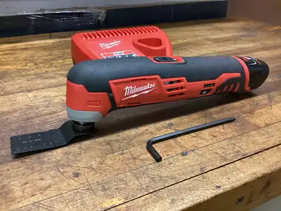 MILWAUKEE M12 VARIABLE SPEED OSCILLATING MULTI - TOOL KIT, View more