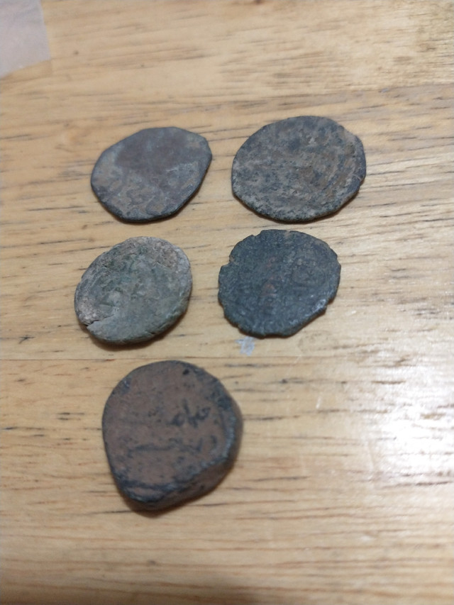 Five medieval Islamic coins, unattributed dans Art et objets de collection  à Ville de Toronto - Image 2